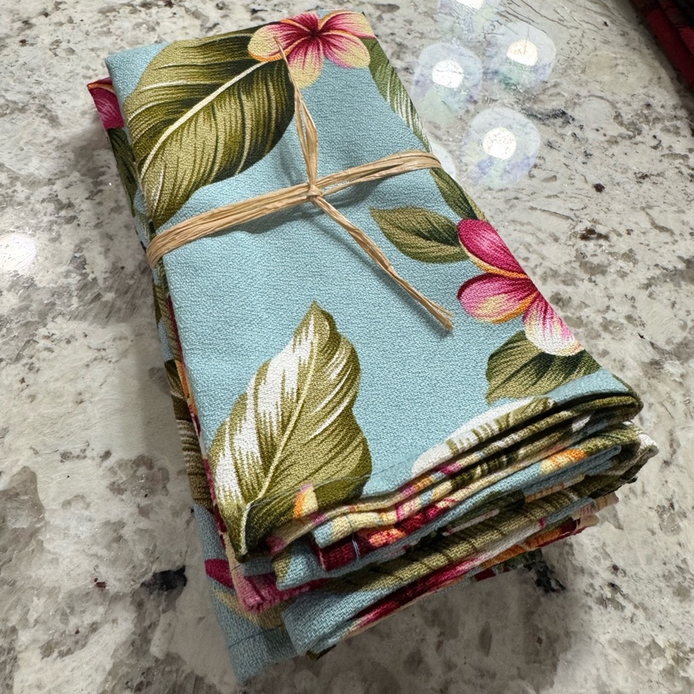 Cloth napkins / tropical decor / table linens